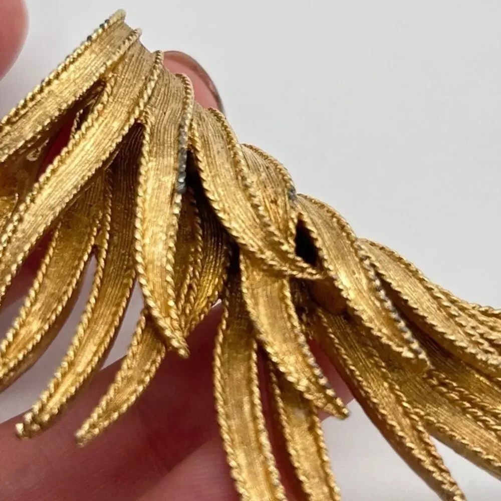 Vintage Boucher Brooch Signed Numbered 2103 Gold Tone Feather Wing Leaf Jewelry